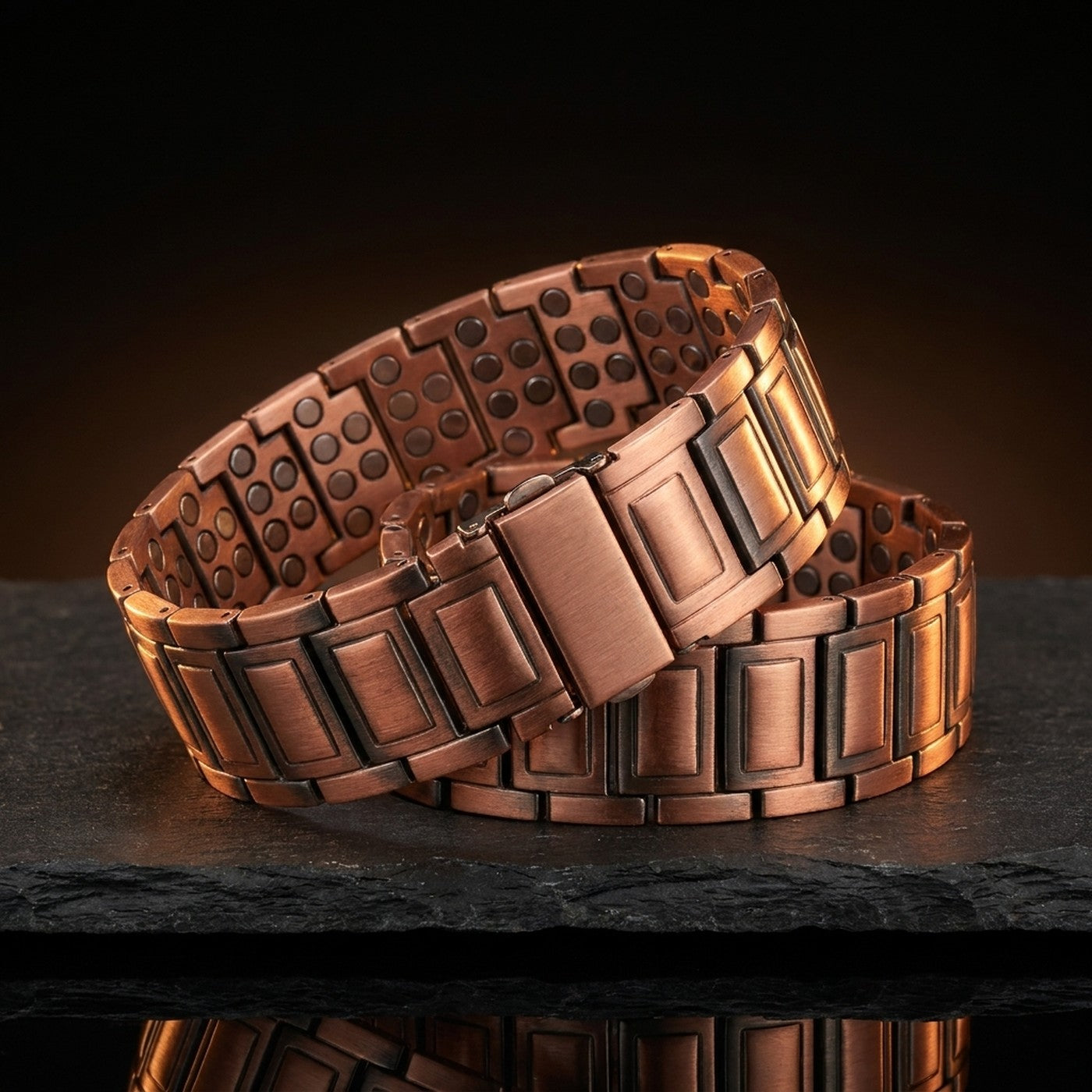 Pulsera de cobre macizo con eslabones e imanes, acabado envejecido